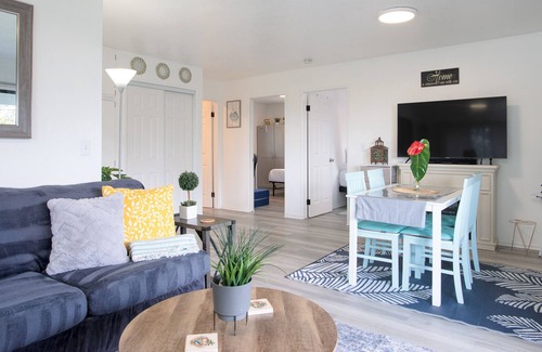 Royal Hawaiian Estates Casa | Nature retreat with ocean/mountain views & lanai - near Hawaii Volcanoes NP