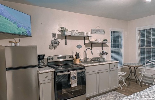 Cave Spring Cabina | Nature's Cedar Creek Getaway
