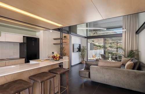 Patsianos Casa | Nature's Den four Luxury Suites package