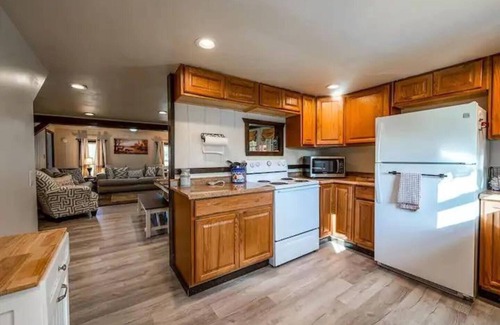 Wellsboro Casa | Nature's Edge-4 bedroom/2 bath serene getaway w/ River & Firepit