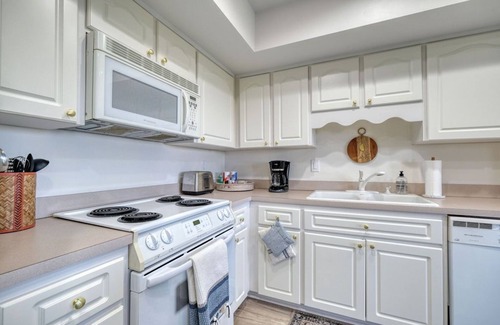 Cedar Key Condominio | Nature's Landing B203 Seasalt in Historic CedarKey