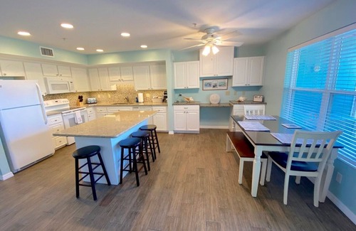 Cedar Key Condominio | Nature's Landing C104 Corner Unit with Pool!