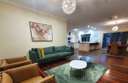 Northam Casa | Nature's Nest at Northam Park Retreat -sleeps 8