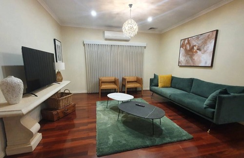 Northam Casa | Nature's Nest at Northam Park Retreat -sleeps 8