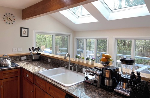 West Simsbury Villa | Nature's Oasis - 15 Mins to Ski Resort