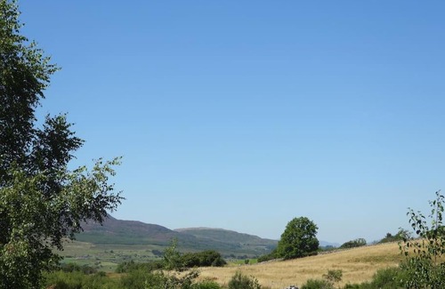 Bronaber Casa | Nature's Oasis: Pet-Friendly Snowdonia Cottage