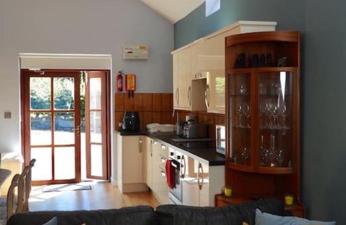 Bronaber Casa | Nature's Oasis: Pet-Friendly Snowdonia Cottage