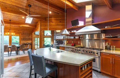 New Richmond Cabina | Nature Spa House | Hot Tub, Sauna, Pool, Relax