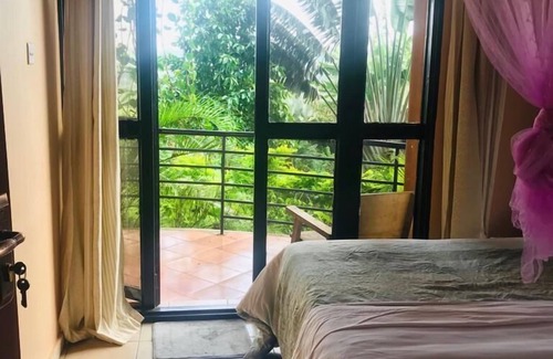 Kampala Cama Y Desayuno | Natures Guesthouse