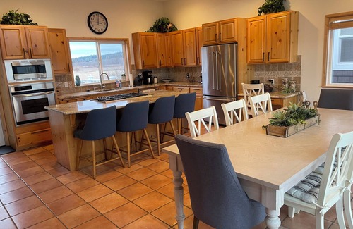 Freeland Casa | Nature’s Nook-Nestled Near Beach and Deer Lagoon 3-bedroom house, Freeland