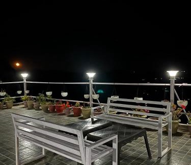 Mukteshwar Apartamento | Naturescape Villa with Terrace