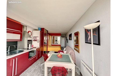 Beziers Apartamento | Naturist Village Studio Héliopolis AB 50m from the beach