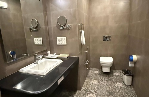 Dehradun Hotel | Naturoville Wellness Resort Rishikesh – Surrounded by Nature, Rooted in Wellness