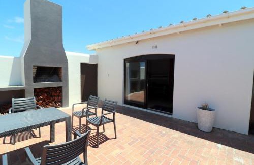 Struisbaai Casa | Naude House In Struisbaai