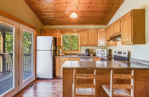 Gatlinburg - Pigeon Forge Cabina | Naughty by Nature by Jackson Mountain Rentals
