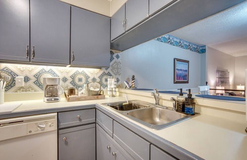 Beaufort Apartamento | Nautical Beaufort Gem w/ Gas Grill, 3 Mi to Dtwn!