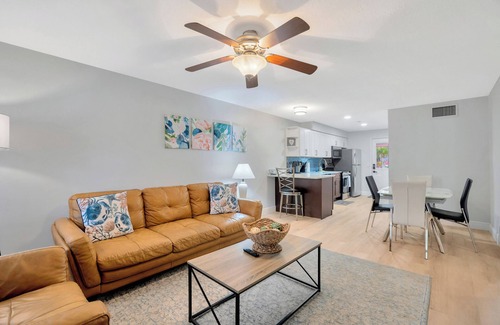 Dunedin Condominio | Nautical Landings West close to Honeymoon Island and dock access!