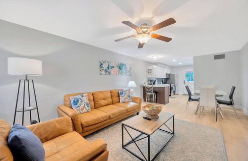 Dunedin Condominio | Nautical Landings West close to Honeymoon Island and dock access!