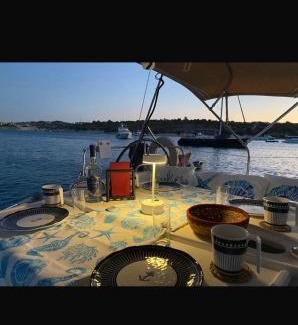 Tomicici Alquiler De Eote | Nautical Nomads Yacht Charter