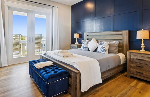 Jamaica Beach Casa | Nautical Splash!