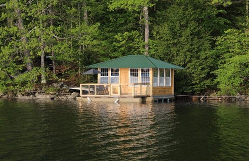 Monmouth Alquiler De Eote | Nautilus: Floating Island Waterhouse