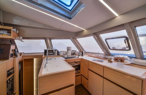 Tourlos Alquiler De Eote | Nautitech 46 Catamaran in Mykonos by Fnatsia Villas