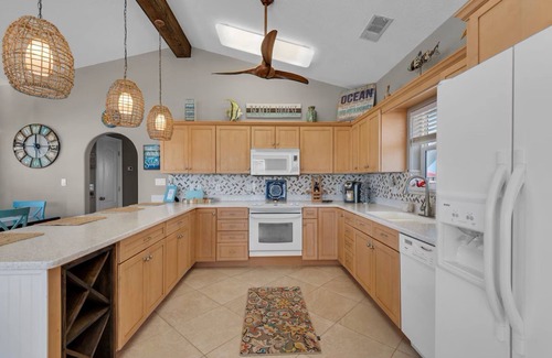 Navarre Beach Cabina | Navarre Beach Bungalow / PRIVATE POOL & Dog Friendly