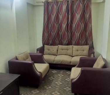 D.H.A. Apartamento | Naveed apartment gust house
