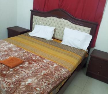D.H.A. Apartamento | Naveed apartment gust house