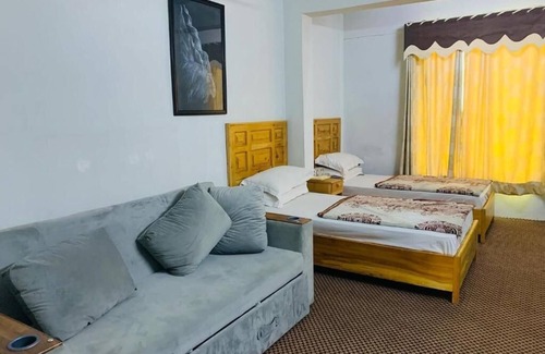 Gilgit Hotel | Naveed Tourist Inn