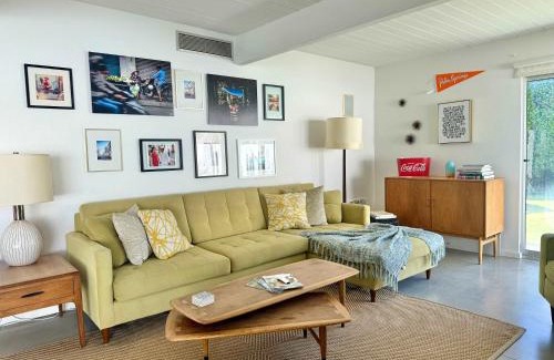 Racquet Club Estates Casa | Navigate Stays Yellow Umbrella Poolside Escape