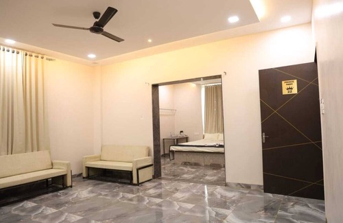 Barwah Hotel | Navkar Palace Hotel & Resort
