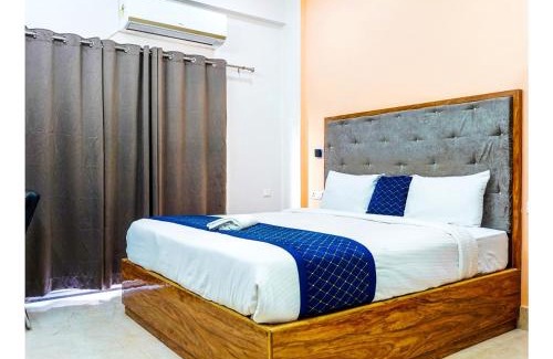 Varanasi Complejo | Navneeta Grand Near Assi Ghat Full AC Room