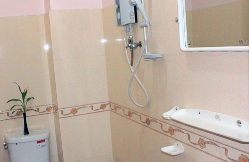 Daun Penh Hotel | Nawin Guesthouse