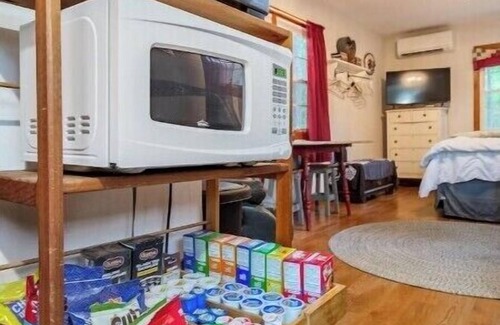 Cambridge Cabaña | Cozy retreat in peaceful wooded setting. Pet friendly!