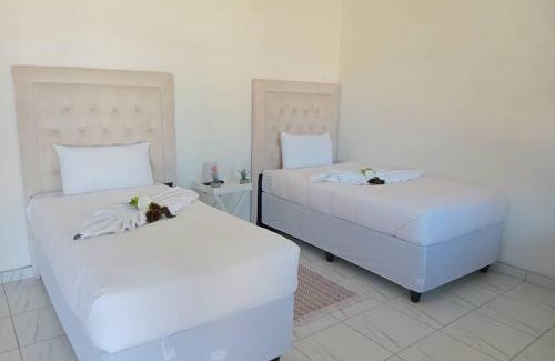 Rundu Cama Y Desayuno | Ndiyona guesthouse kavango east