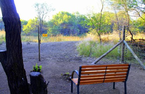 Hammanskraal Apartamento | Ndlovu Tiny Home Dinokeng