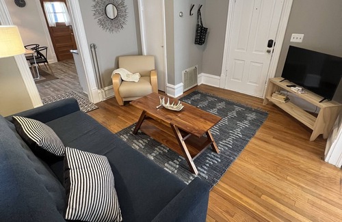 Northeast Minneapolis Arts District Apartamento | NE Minneapolis Brick Beauty- Unit 2