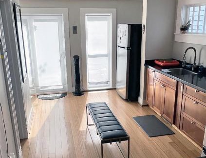 Eliot Apartamento | NE Portland Oregon Modern Victorian Duplex