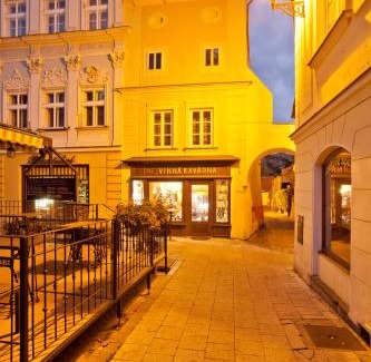 Mikulov Casa | (Ne)vinná kavárna