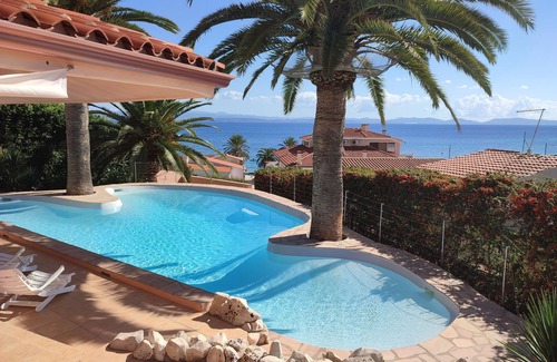 Maladroscia Villa | Villa Nea, para 11 personas, piscina, terraza panorámica, a 70 mt de la playa