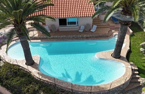 Maladroscia Villa | Villa Nea, para 11 personas, piscina, terraza panorámica, a 70 mt de la playa