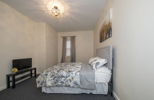 Freeport Apartamento | Cerca de 4 centros médicos principales, LIRR, milla náutica, playa Jones, parque Eisenhower