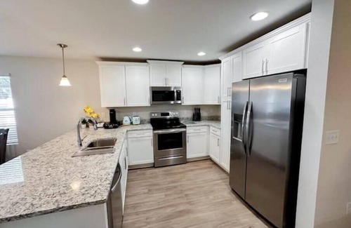 Northside Casa | Near Airport & Beach Fully Fenced House