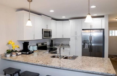Northside Casa | Near Airport & Beach Fully Fenced House