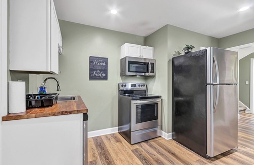 Huntsville Hotel | Near Arsenal American Oasis 2 units