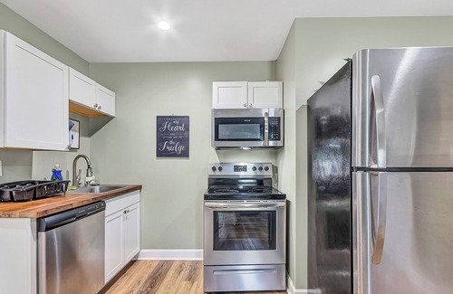Huntsville Hotel | Near Arsenal American Oasis 2 units