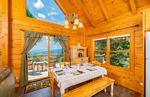 Old Fort Cabina | Cerca de Asheville w / Awesome Mountain View!