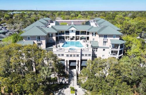 North Forest Beach Apartamento | Near Beach & Coligny Plaza, Pool, Hot Tub, Patio