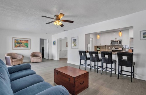 Garden Isles Casa | Near beach, spacious 4bd, pool/waterfront/paddle boards.